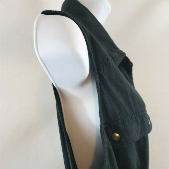 Free People Black Too Far Sleeveless Tunic Snap Front Cinched Waist Top Shirt XS - Picture 6 of 9